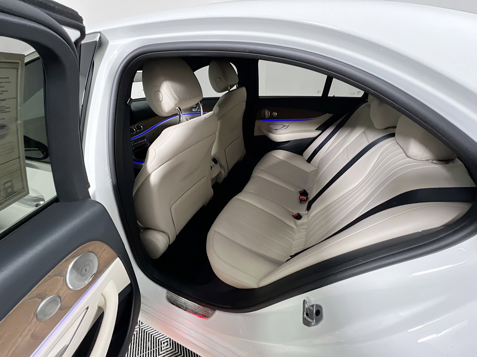 Used 2022 Mercedes-Benz E 350 Sedan w/ AMG Line Exterior image 29