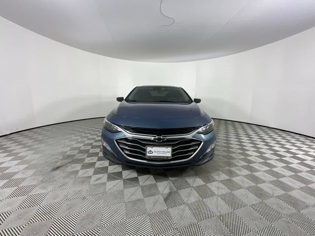 Used 2024 Chevrolet Malibu LT FWD image 2
