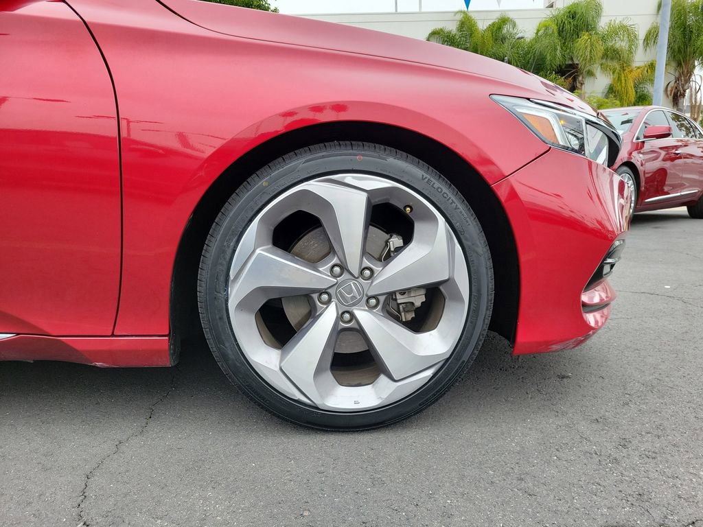 Used 2018 Honda Accord Touring image 9