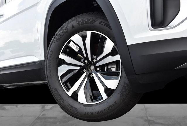 New 2026 Volkswagen Atlas SE FWD image 3