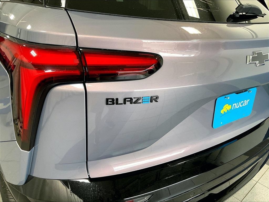 Used 2025 Chevrolet Blazer EV RS AWD/4WD image 28