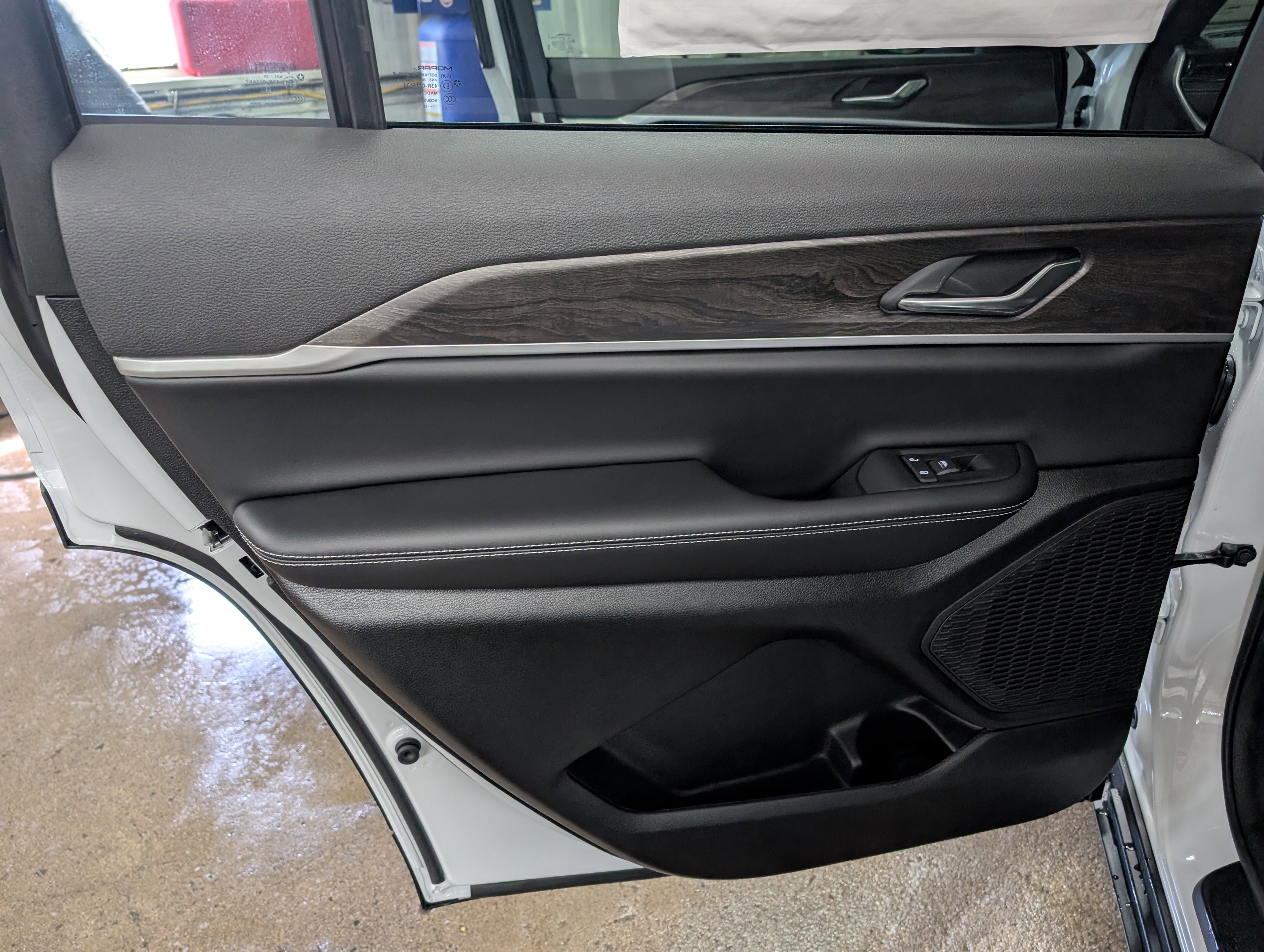 New 2026 Jeep Grand Cherokee L Limited AWD/4WD image 11