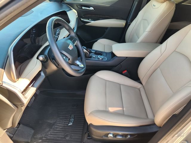 Used 2024 Cadillac XT4 Premium Luxury image 13