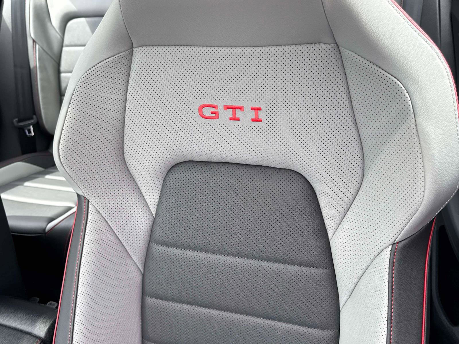 New 2025 Volkswagen GTI SE image 29