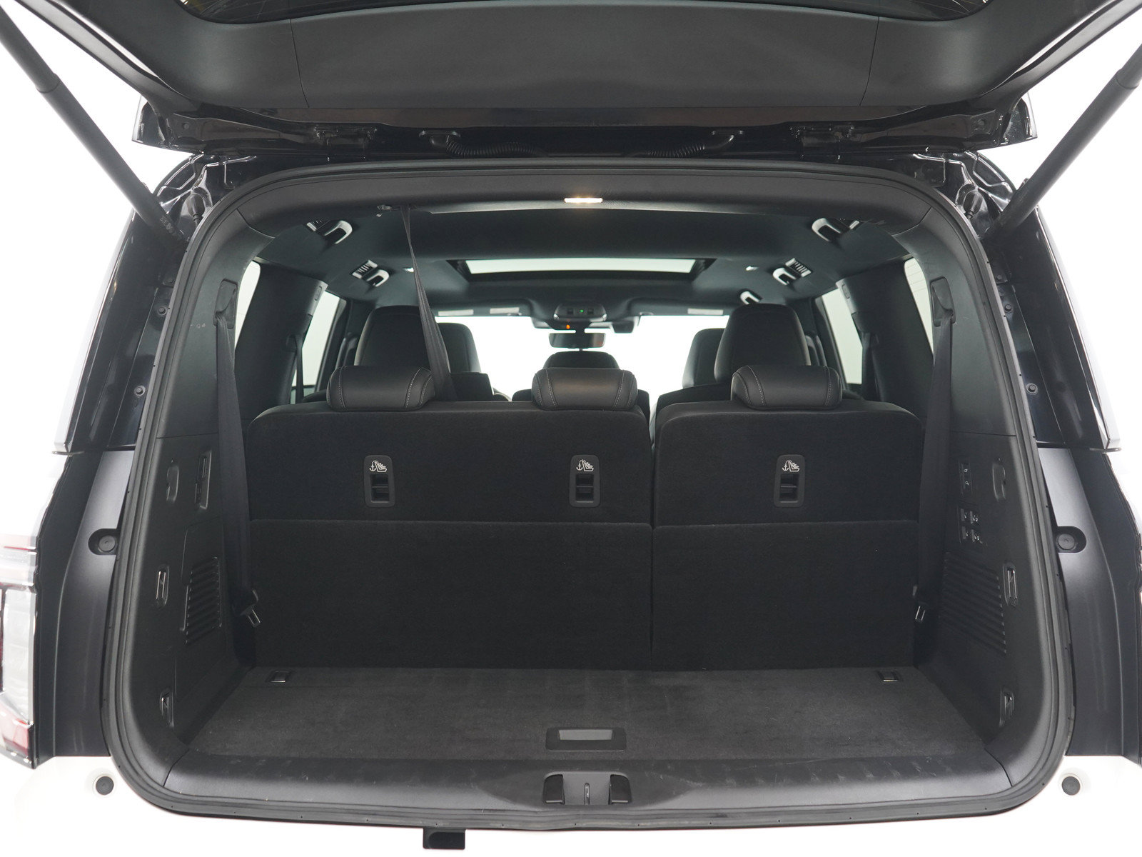 Used 2025 Nissan Armada PRO-4X w/ Pro-4X Premium Package AWD/4WD image 20