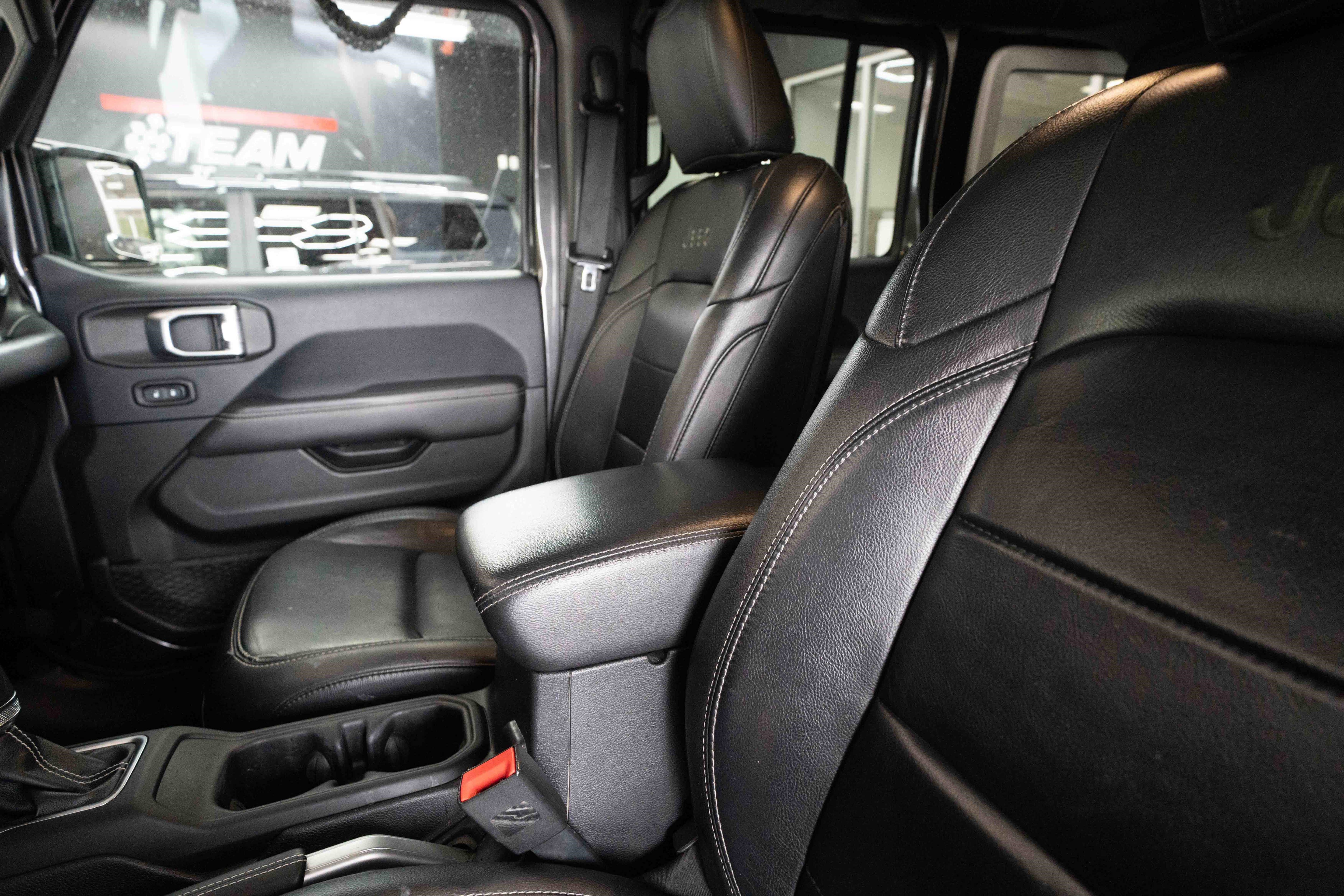 Used 2019 Jeep Wrangler Unlimited Sahara w/ Quick Order Package 24M Moab image 10