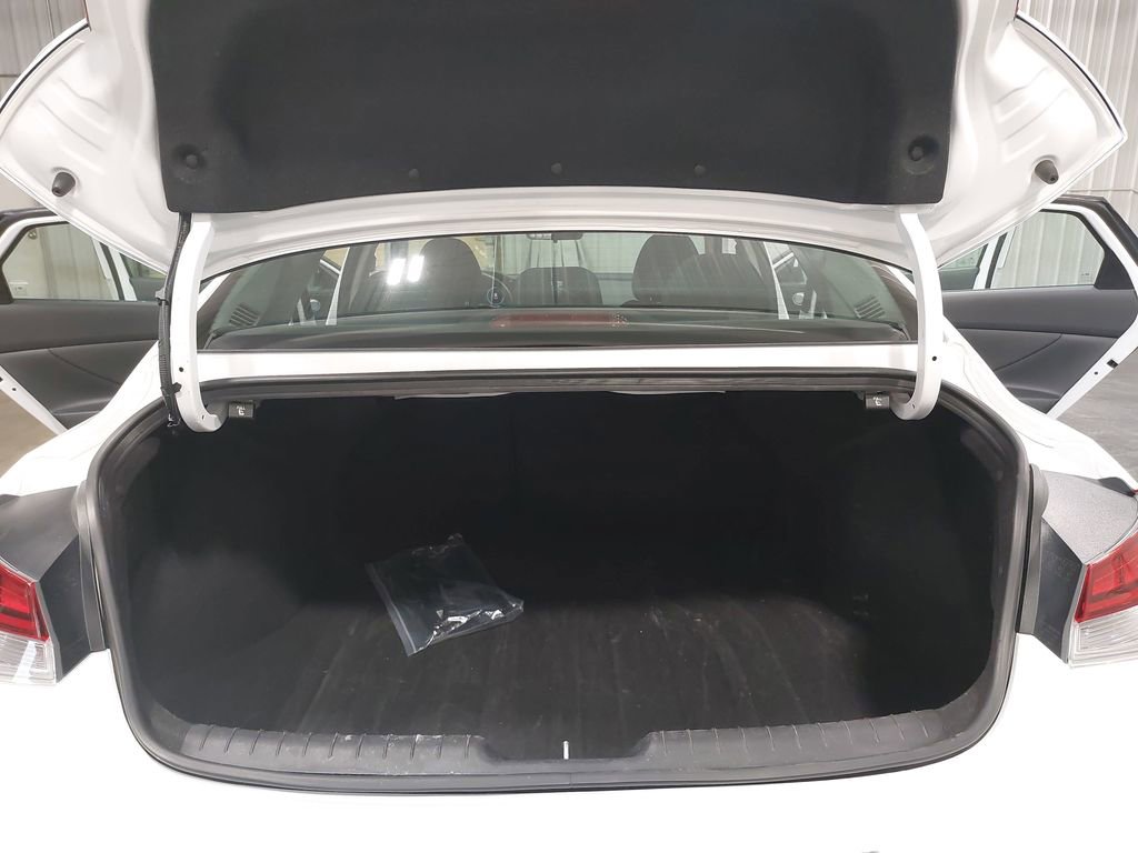 Certified 2025 Hyundai Elantra SEL image 12