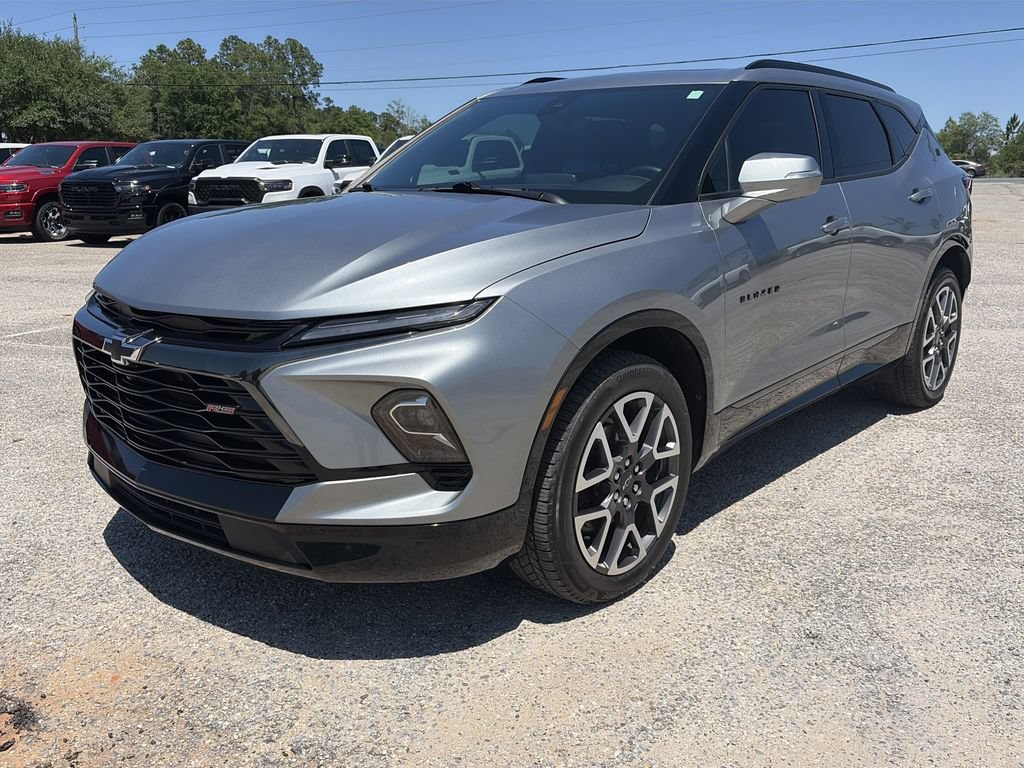 Used 2023 Chevrolet Blazer RS w/ Driver Confidence II Package AWD/4WD image 4