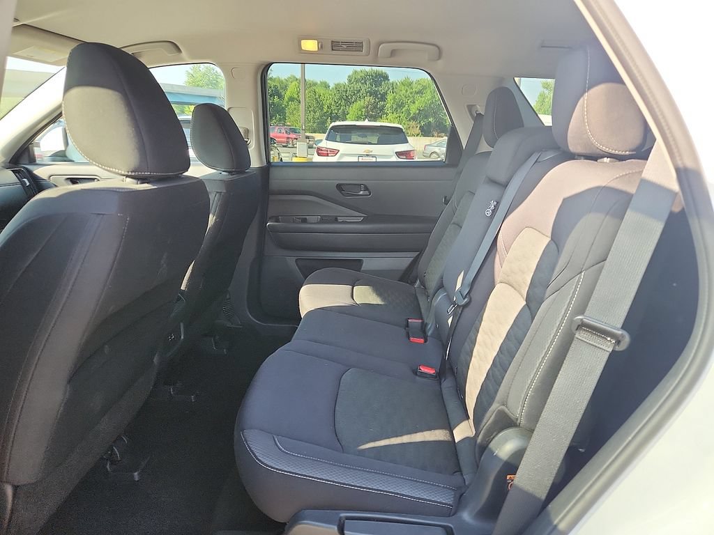 Used 2024 Nissan Pathfinder SV AWD/4WD image 10