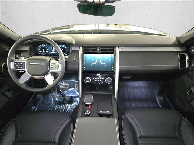 Used 2024 Land Rover Discovery Dynamic SE AWD/4WD image 8