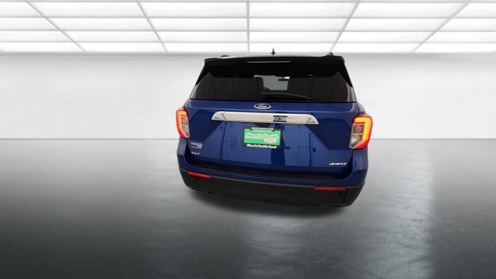Used 2023 Ford Explorer XLT AWD/4WD image 7