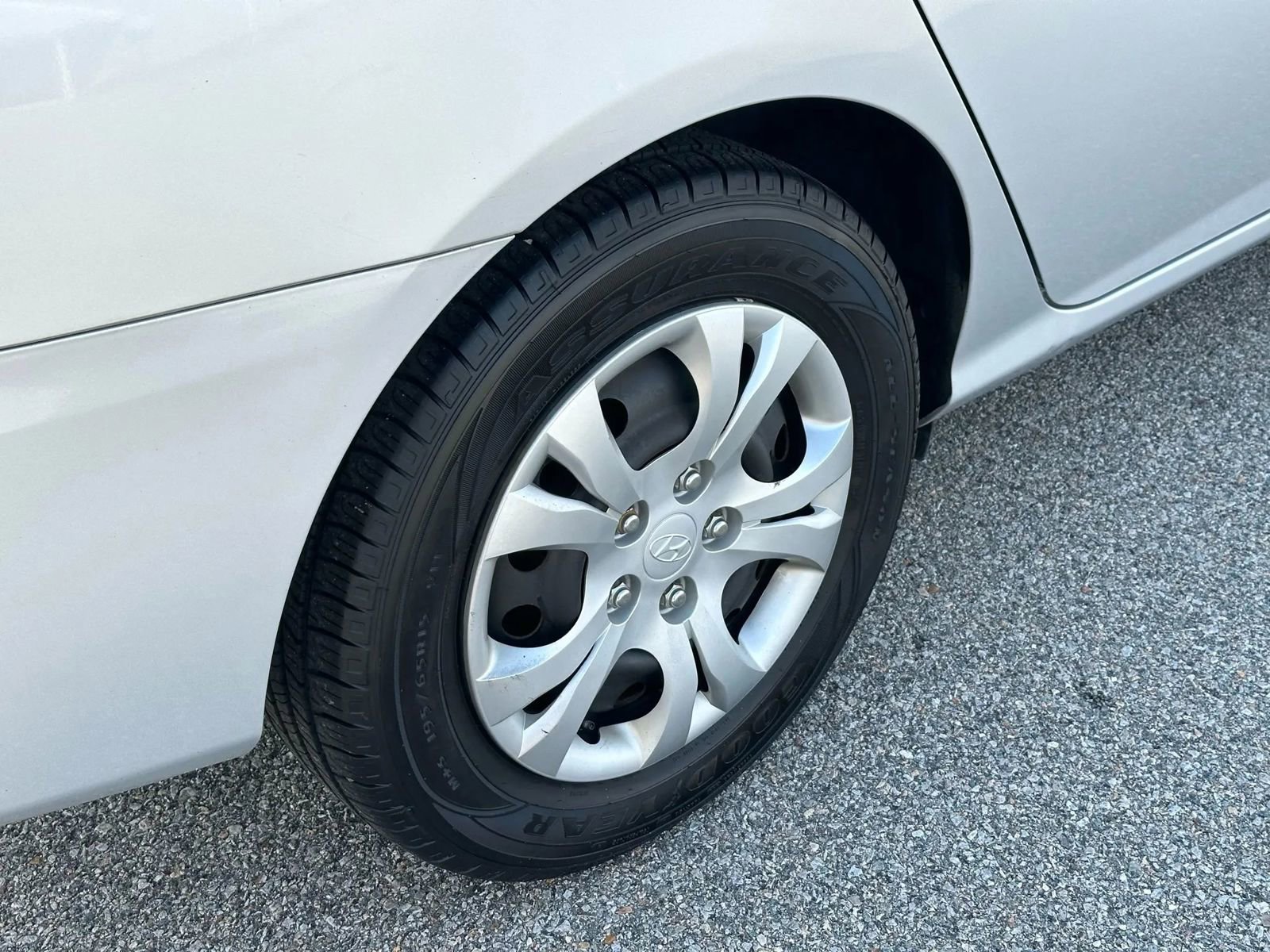 Used 2010 Hyundai Elantra Blue w/ Comfort Pkg 2 image 20