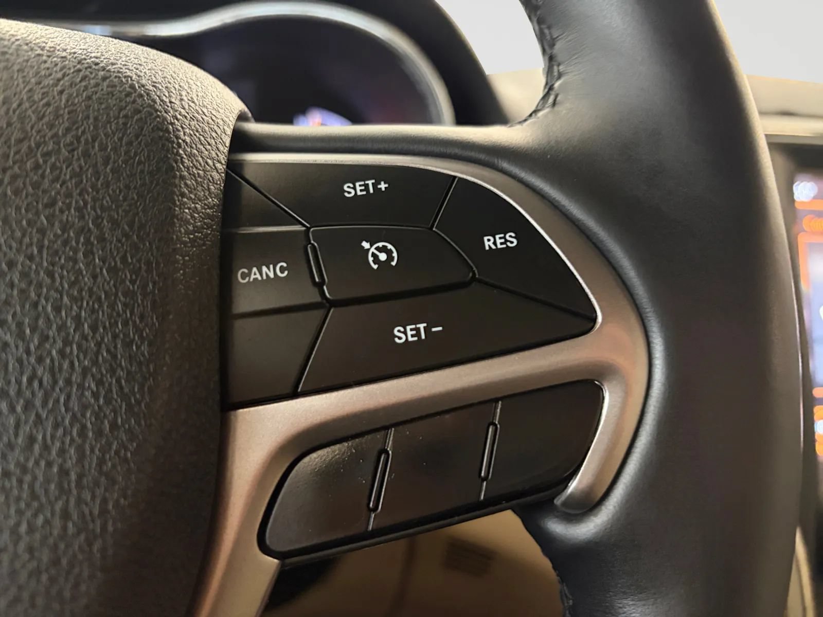 Used 2018 Jeep Grand Cherokee Limited AWD/4WD image 30