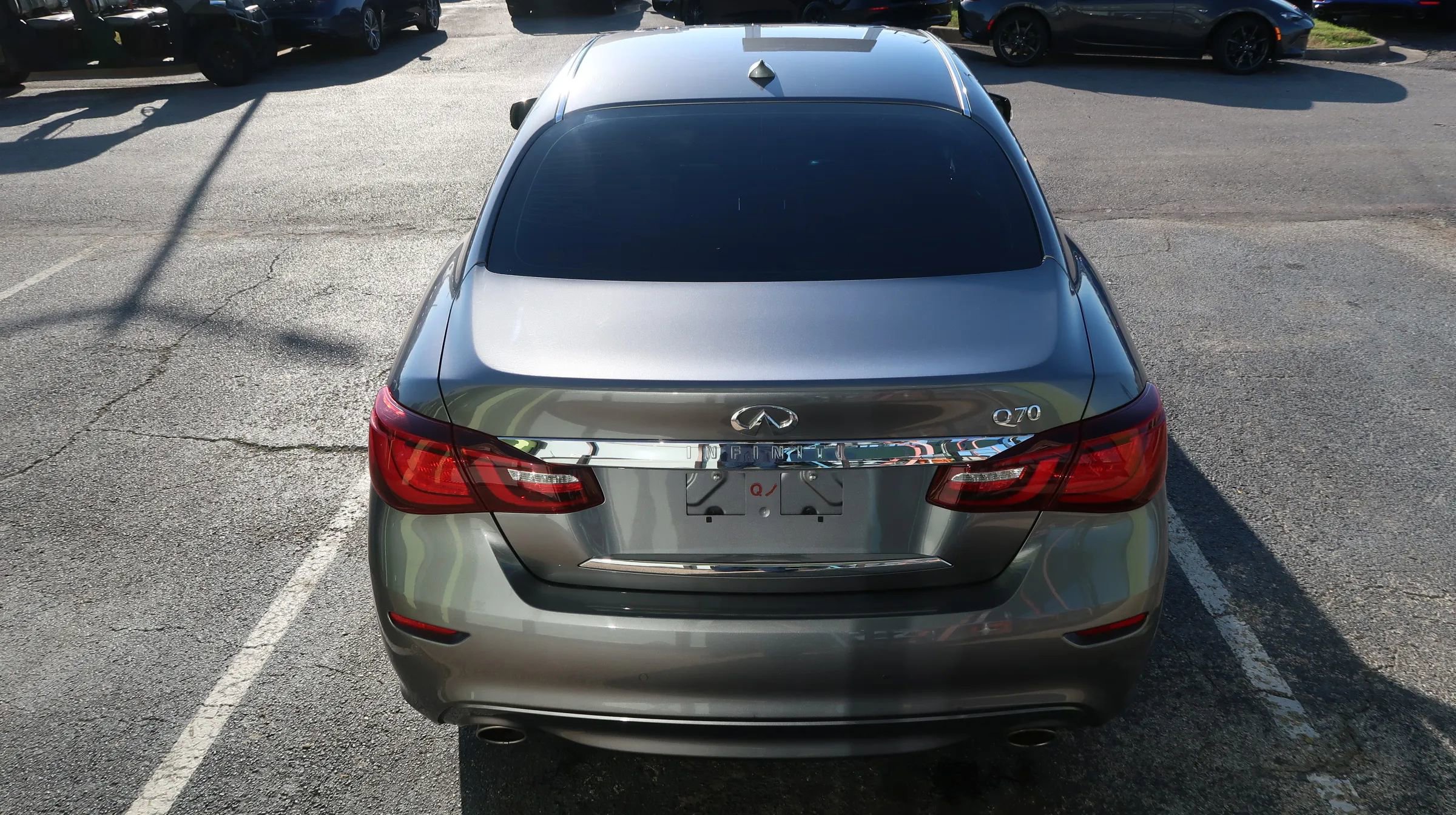 Used 2017 INFINITI Q70 3.7 image 11