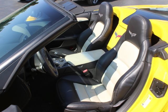 Used 2009 Chevrolet Corvette Convertible w/ Preferred Equipment Group RWD image 23