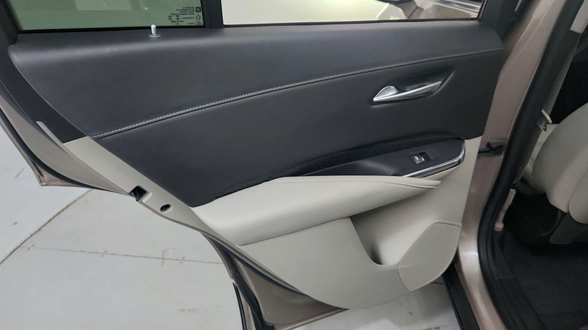 Certified 2023 Cadillac XT4 Premium Luxury w/ Technology Package AWD/4WD image 28