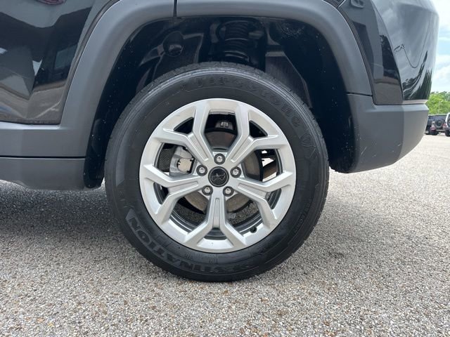 Used 2025 Jeep Compass Latitude AWD/4WD image 47
