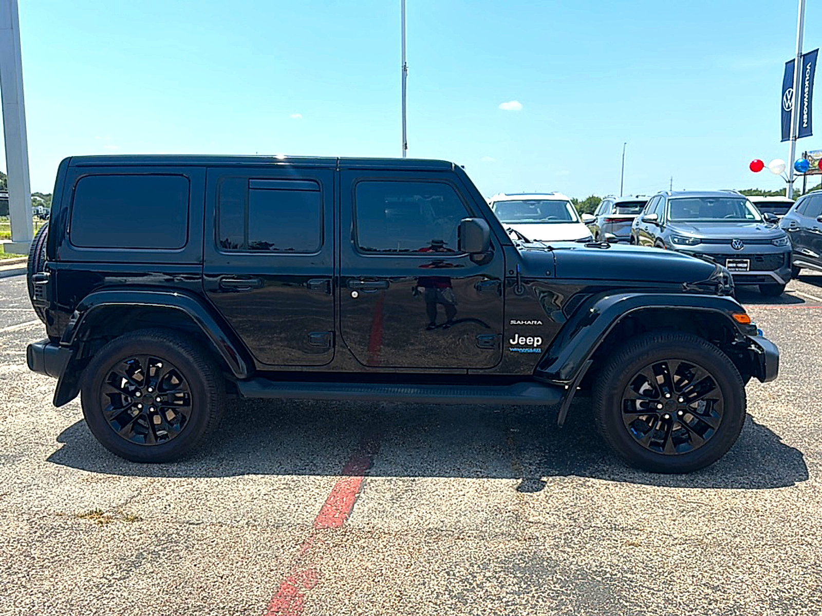 Used 2022 Jeep Wrangler Unlimited Sahara w/ Cold Weather Group AWD/4WD image 9