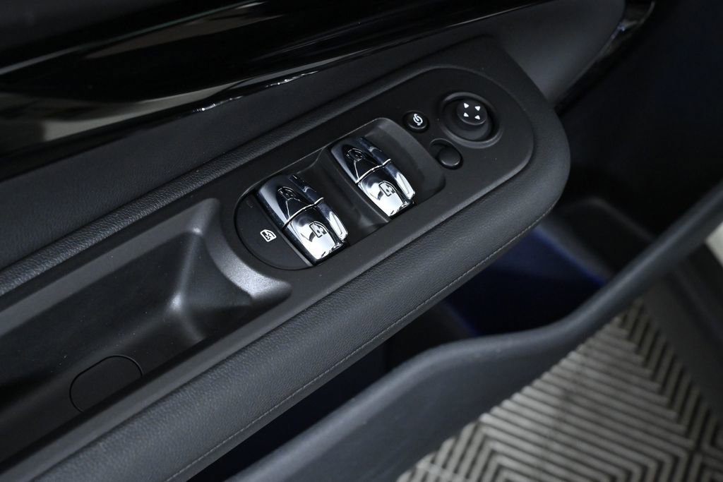 Used 2023 MINI Cooper Clubman S w/ Premium Package image 25