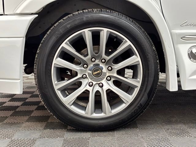 Used 2019 GMC Savana 2500 RWD image 49