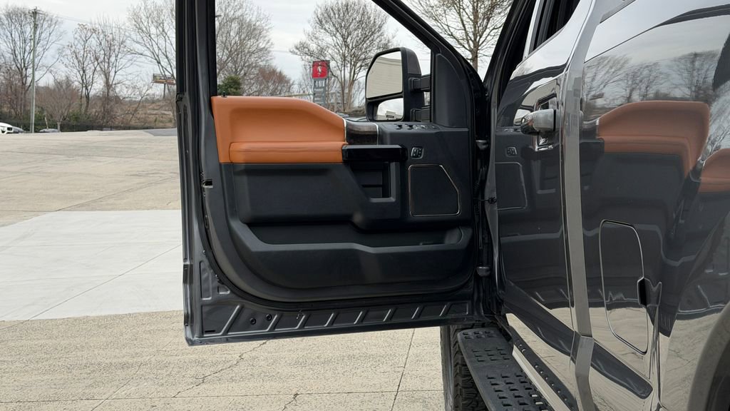Used 2022 Ford F250 Lariat w/ Black Appearance Package AWD/4WD image 11