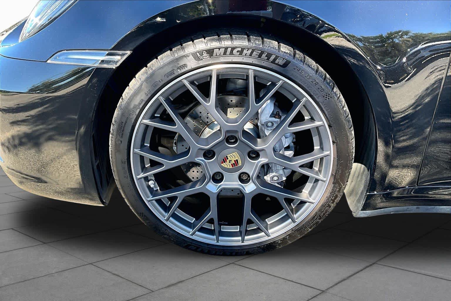 Used 2022 Porsche 911 Carrera RWD image 9