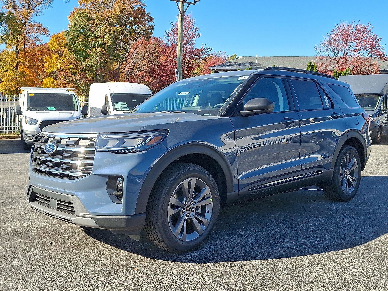 New 2026 Ford Explorer Active w/ Active Comfort Package image 2