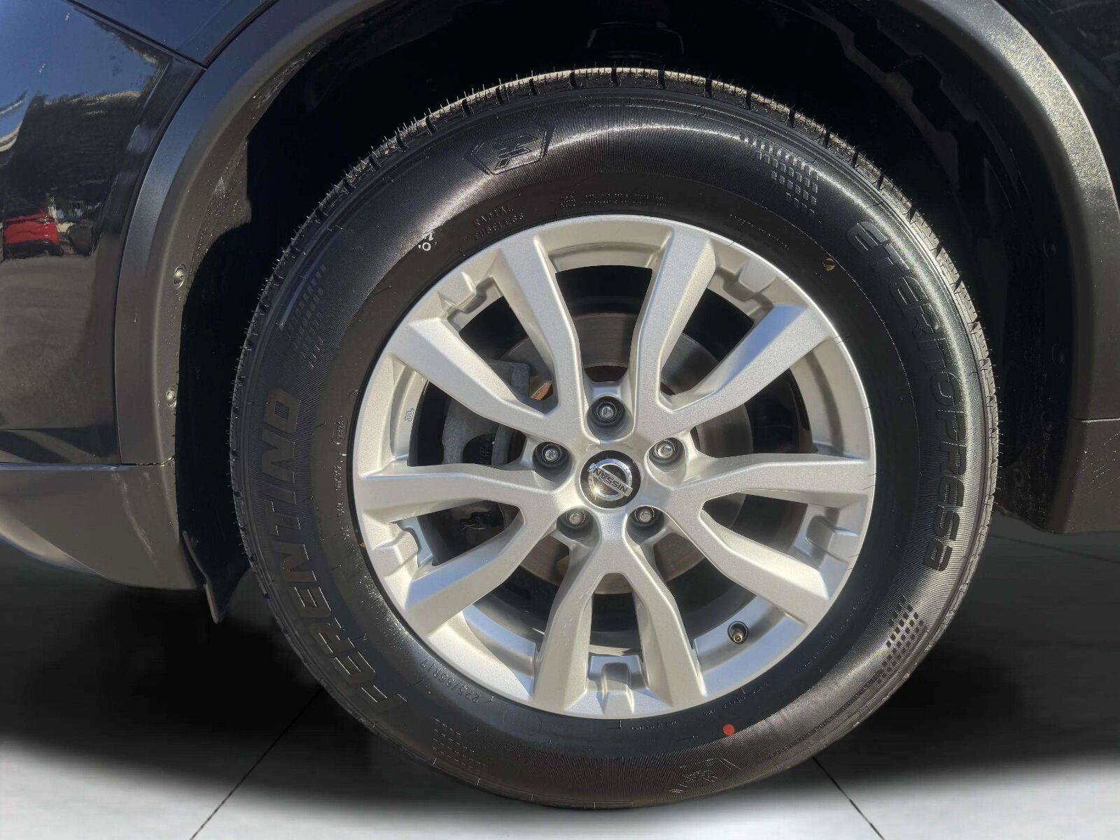 Used 2019 Nissan Rogue SV FWD image 48