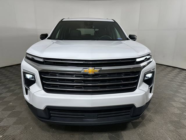 Used 2025 Chevrolet Traverse LT w/ Sun and Wheel Package image 8