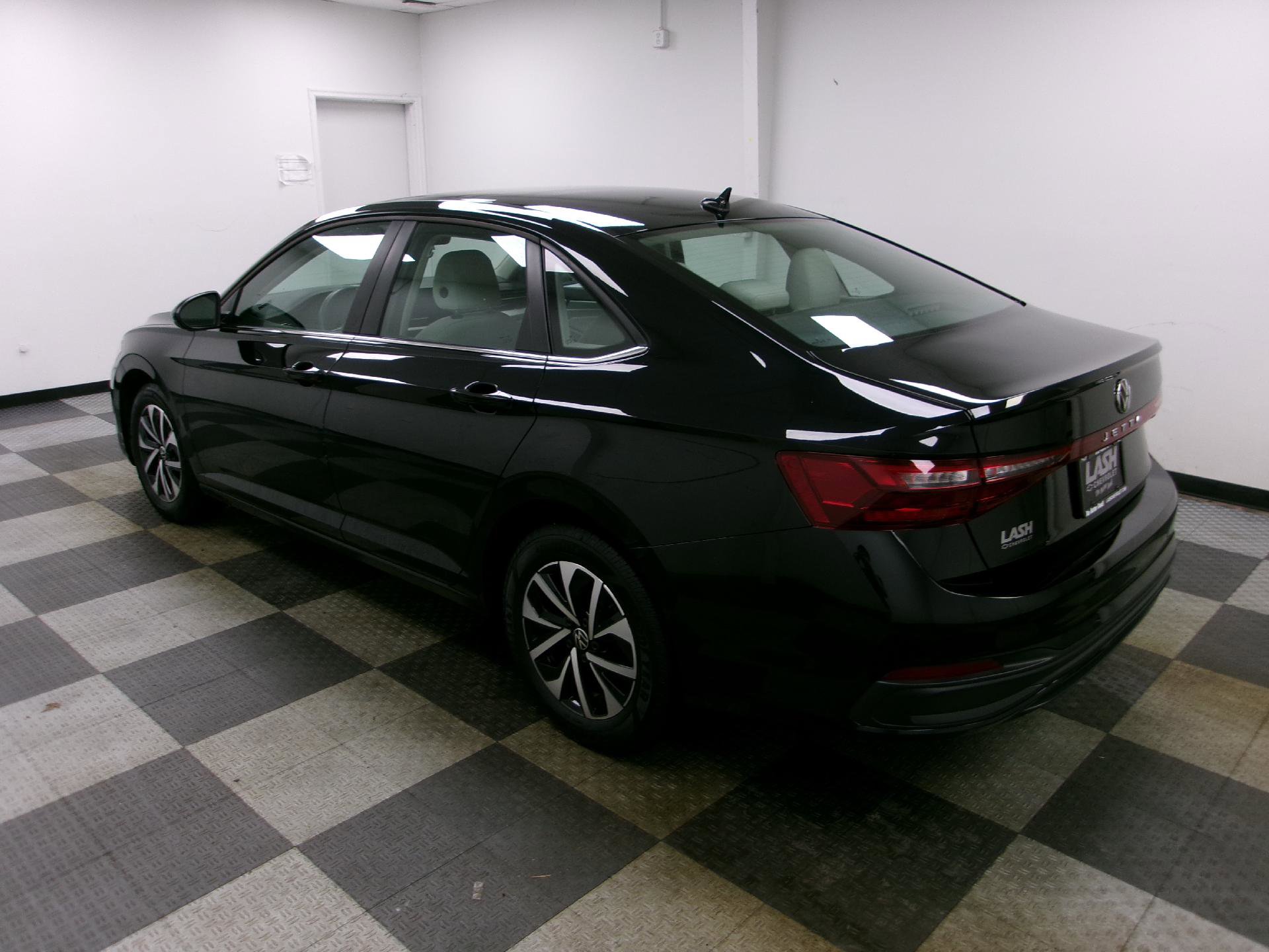 Used 2025 Volkswagen Jetta S FWD image 2