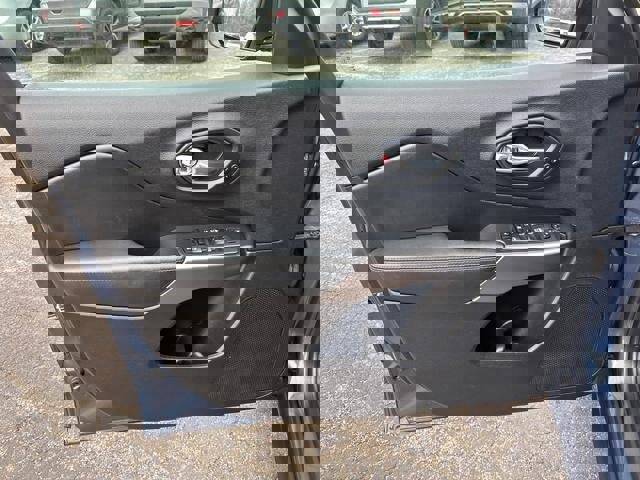 Used 2020 Jeep Cherokee Limited image 10