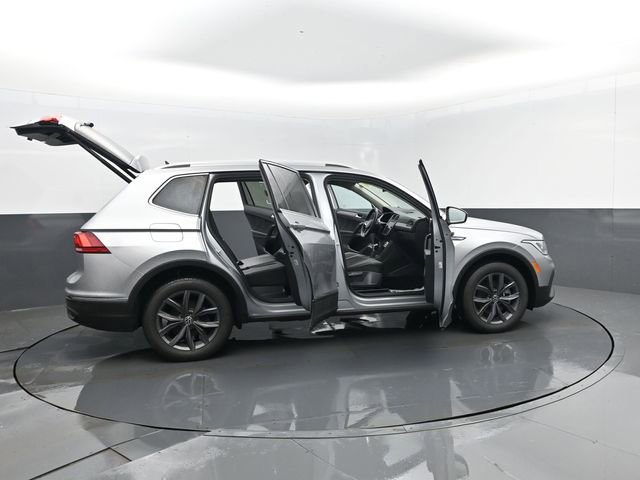 Used 2022 Volkswagen Tiguan SE image 29