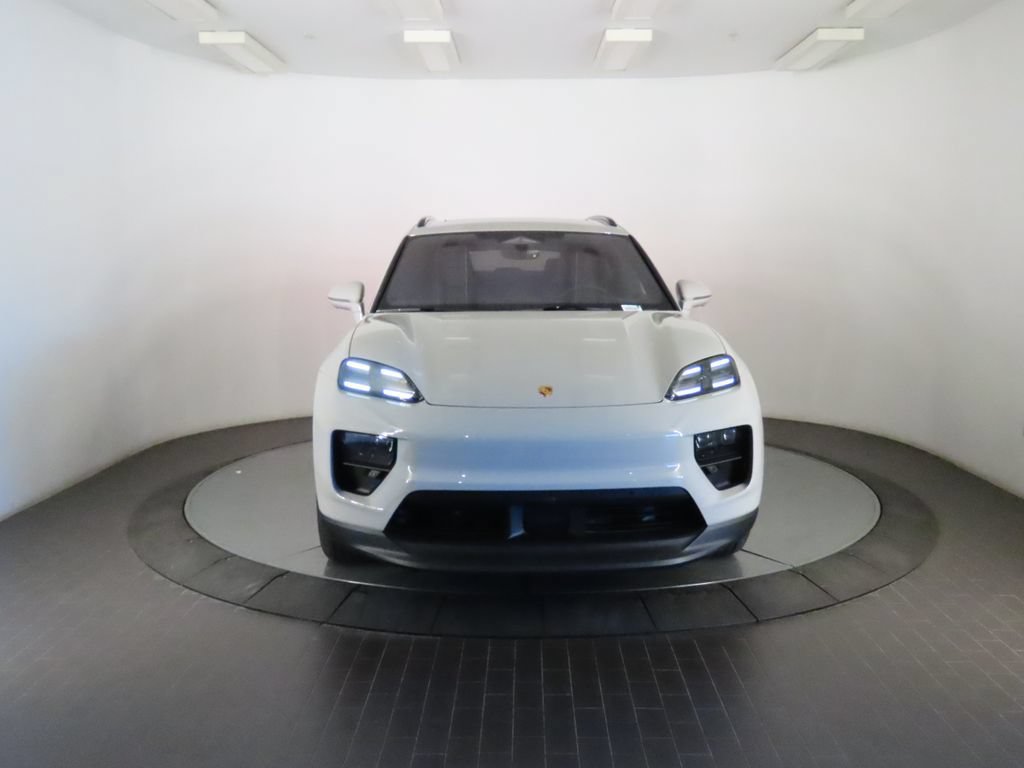 New 2026 Porsche Macan 4 Electric AWD/4WD image 10