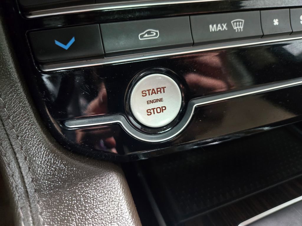 Used 2020 Jaguar F-PACE Prestige AWD/4WD image 18