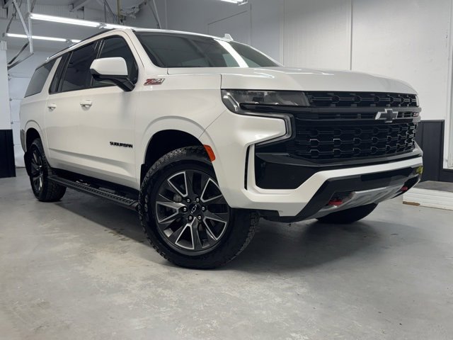 Used 2023 Chevrolet Suburban Z71 image 1