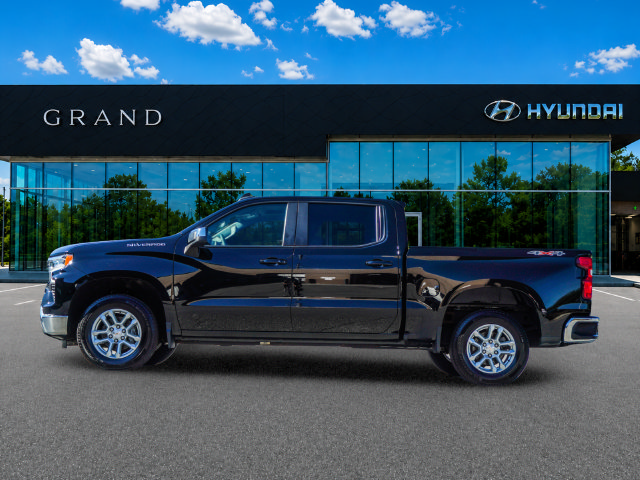 Used 2024 Chevrolet Silverado 1500 LT AWD/4WD image 2