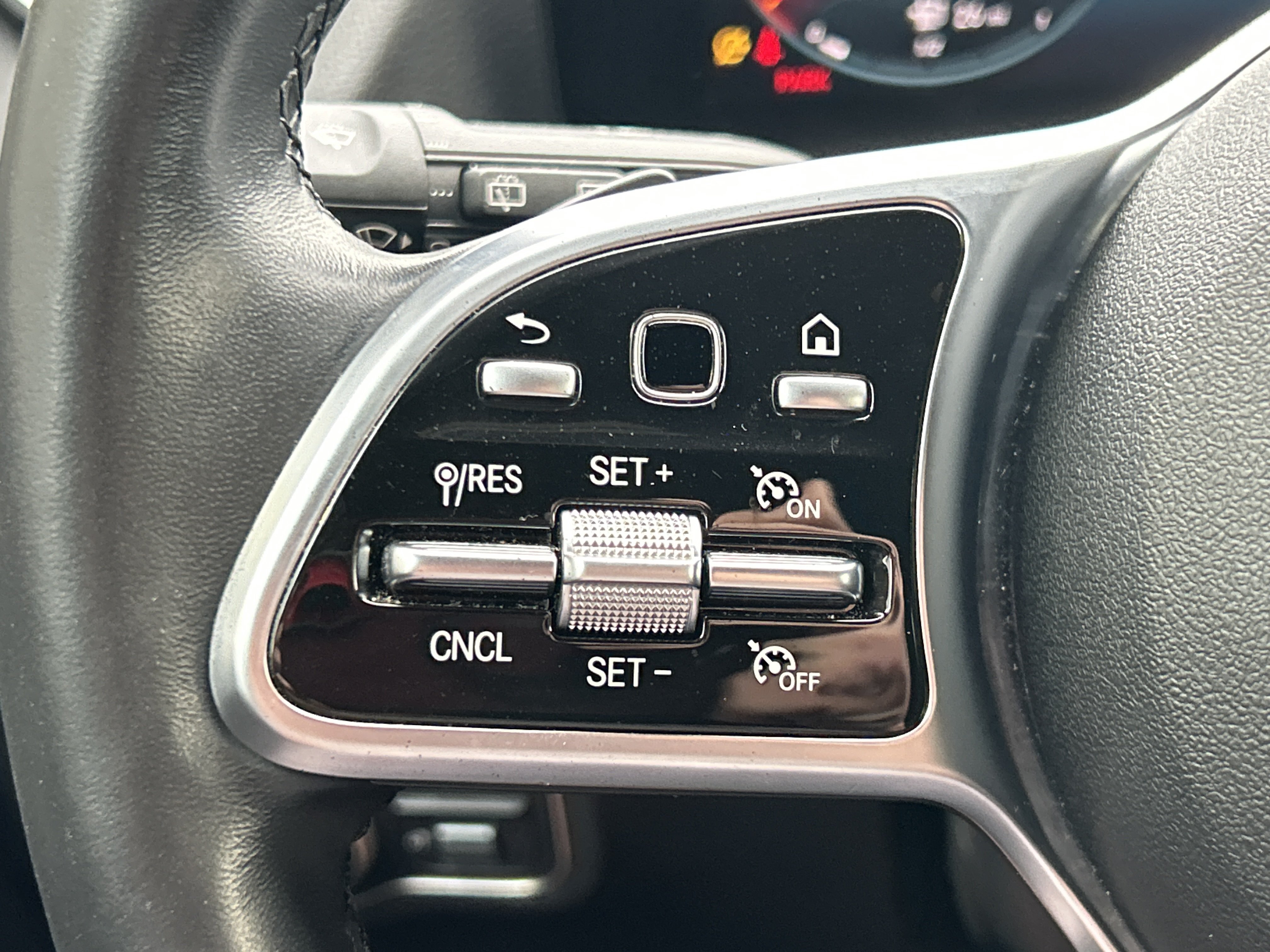 Certified 2023 Mercedes-Benz GLA 250 4MATIC image 25