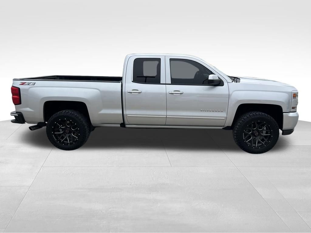 Used 2018 Chevrolet Silverado 1500 LT w/ All Star Edition AWD/4WD image 7