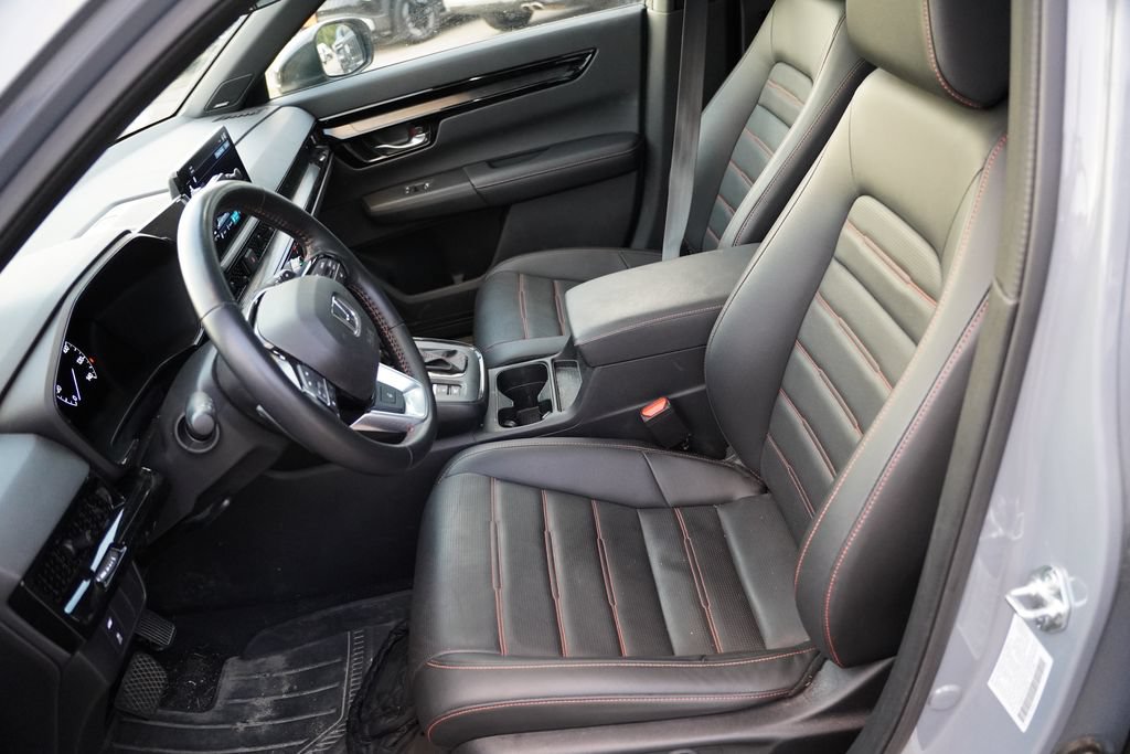 Used 2025 Honda CR-V Sport Touring image 4