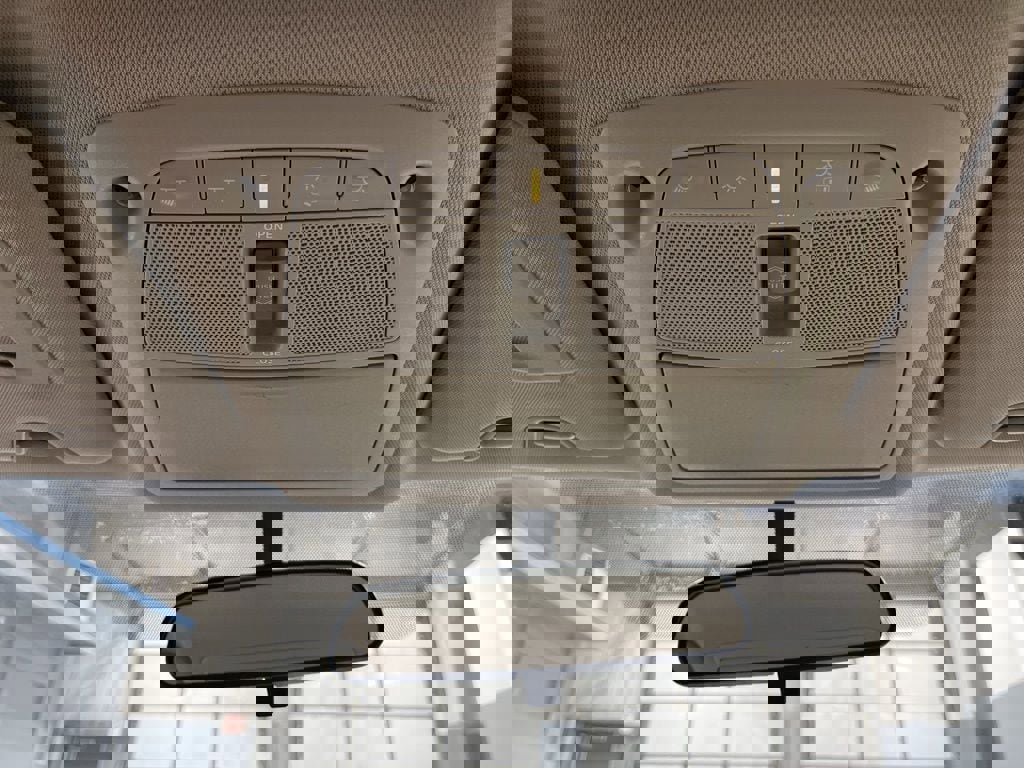 Used 2016 Nissan Rogue SV w/ SV Premium Package image 29