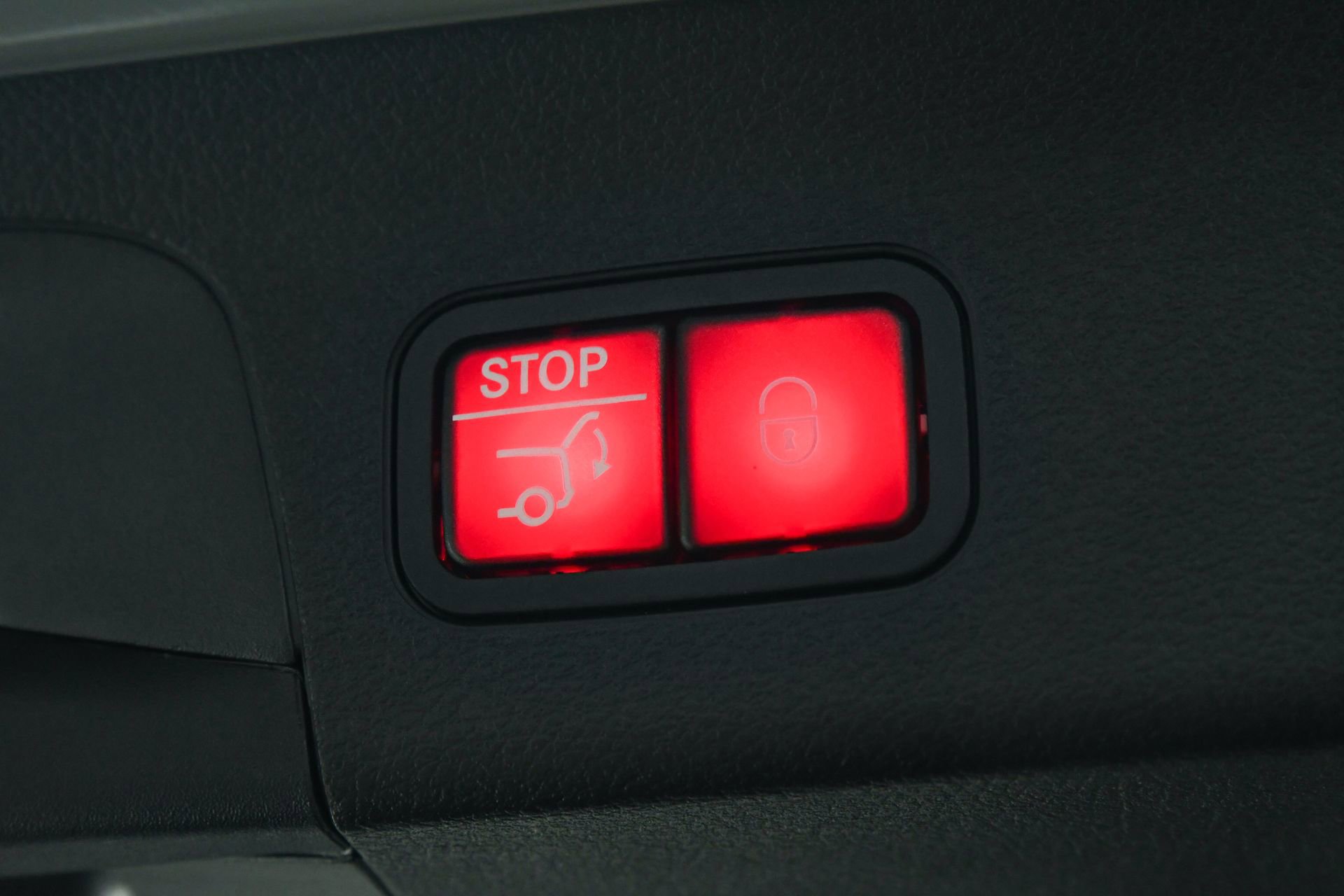 Used 2025 Mercedes-Benz GLS 450 4MATIC image 9