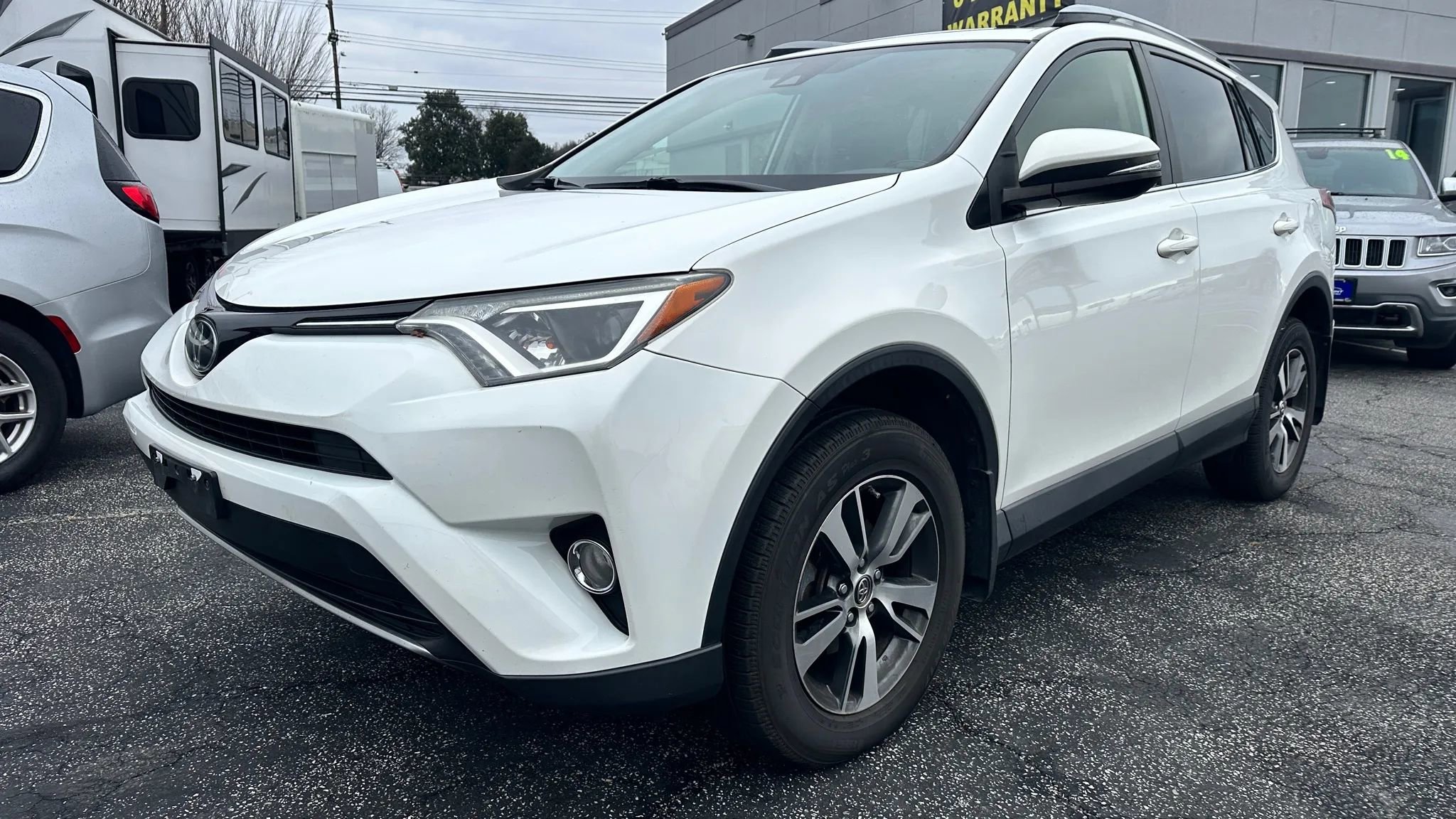 Used 2018 Toyota RAV4 XLE video 1