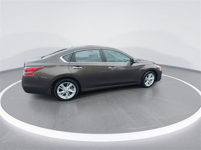 Used 2015 Nissan Altima 2.5 SV w/ Convenience Package image 9
