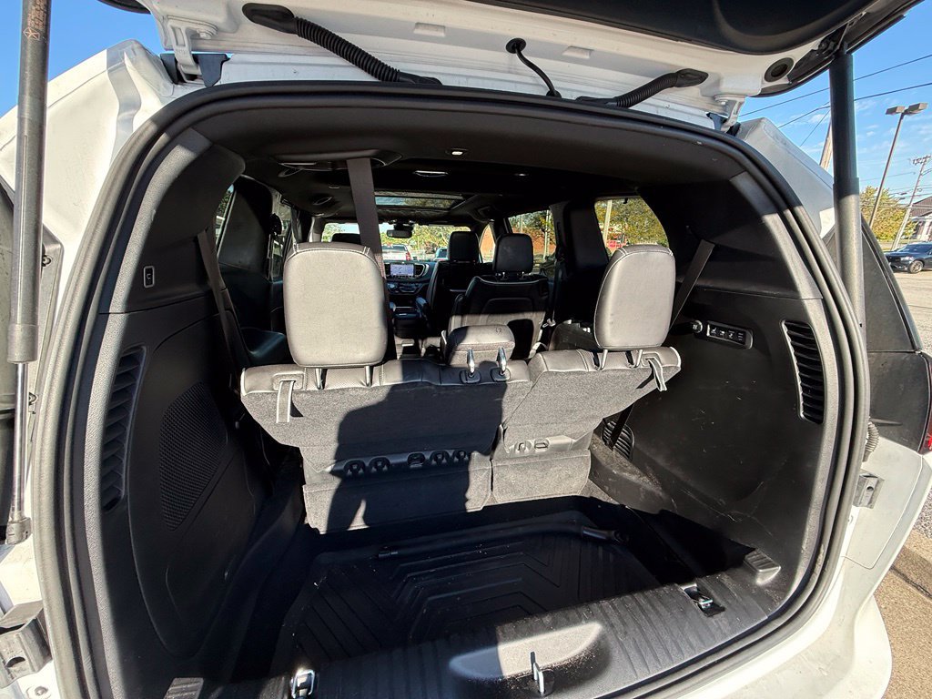 Used 2024 Chrysler Pacifica Limited w/ Uconnect Theater Family Group FWD image 26