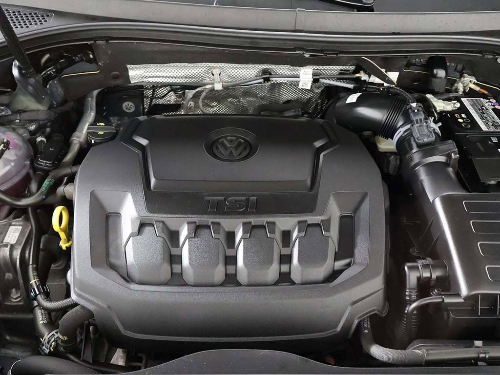 Used 2023 Volkswagen Tiguan SE w/ Panoramic Sunroof Package image 22