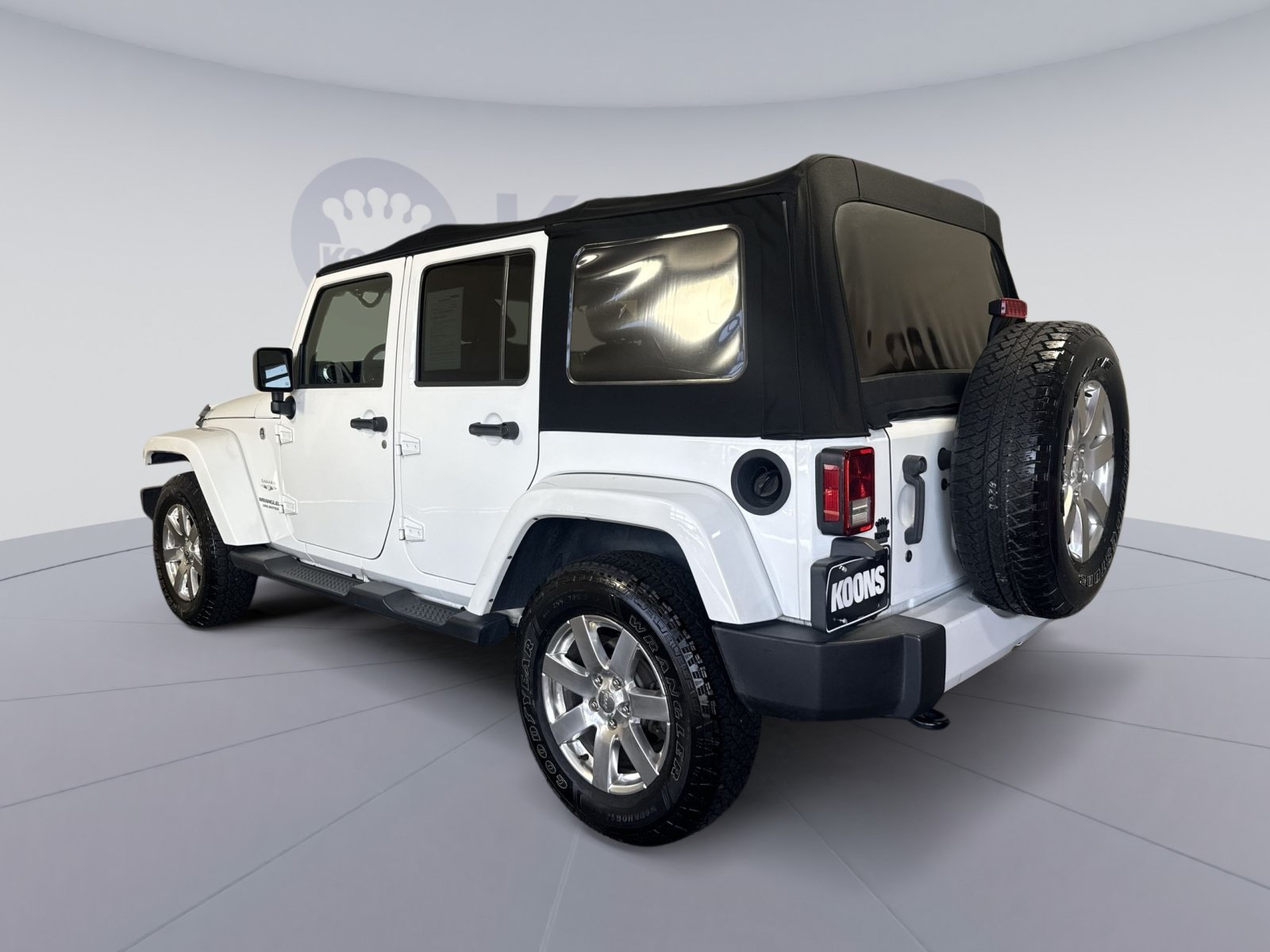 Used 2016 Jeep Wrangler Unlimited Sahara w/ Dual Top Group AWD/4WD image 4