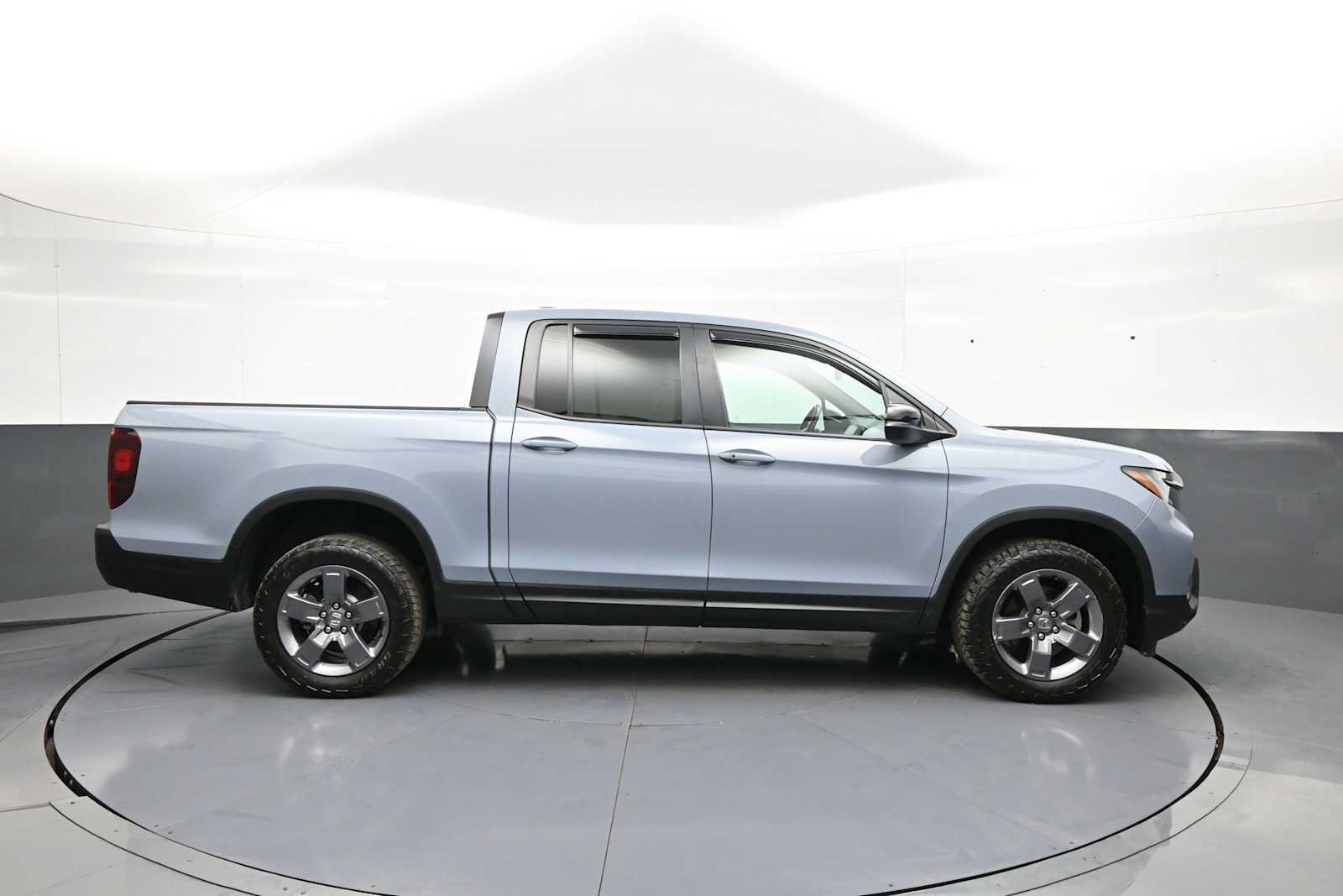 Certified 2024 Honda Ridgeline TrailSport image 4