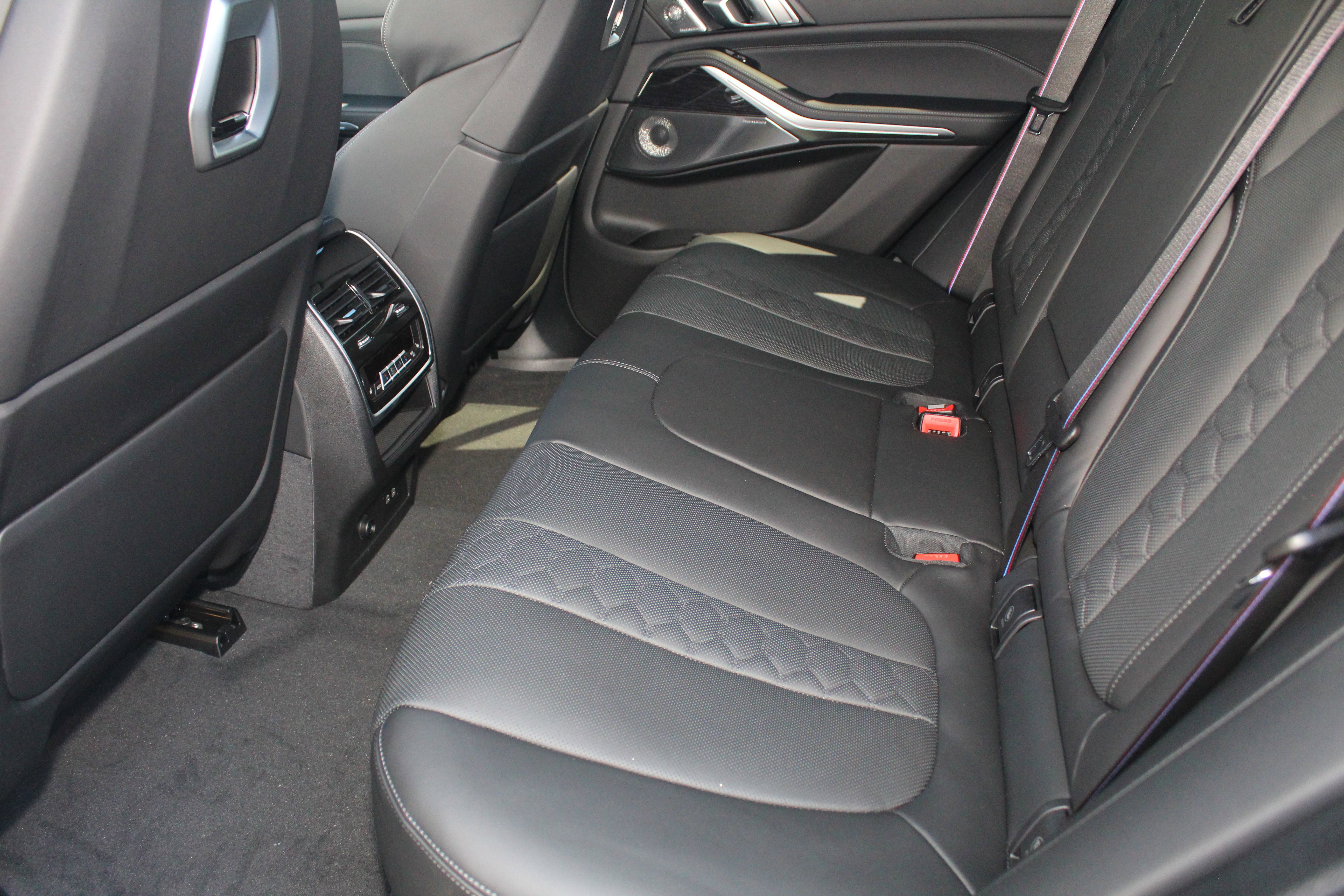 New 2026 BMW X5 M Competition w/ Executive Package image 22