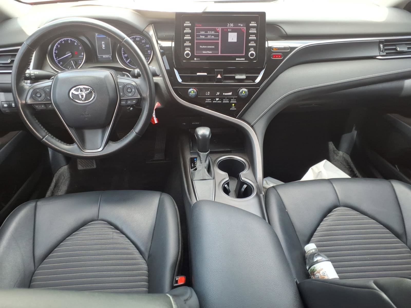 Used 2021 Toyota Camry SE w/ Carpet Mat Package (TMS) FWD image 11