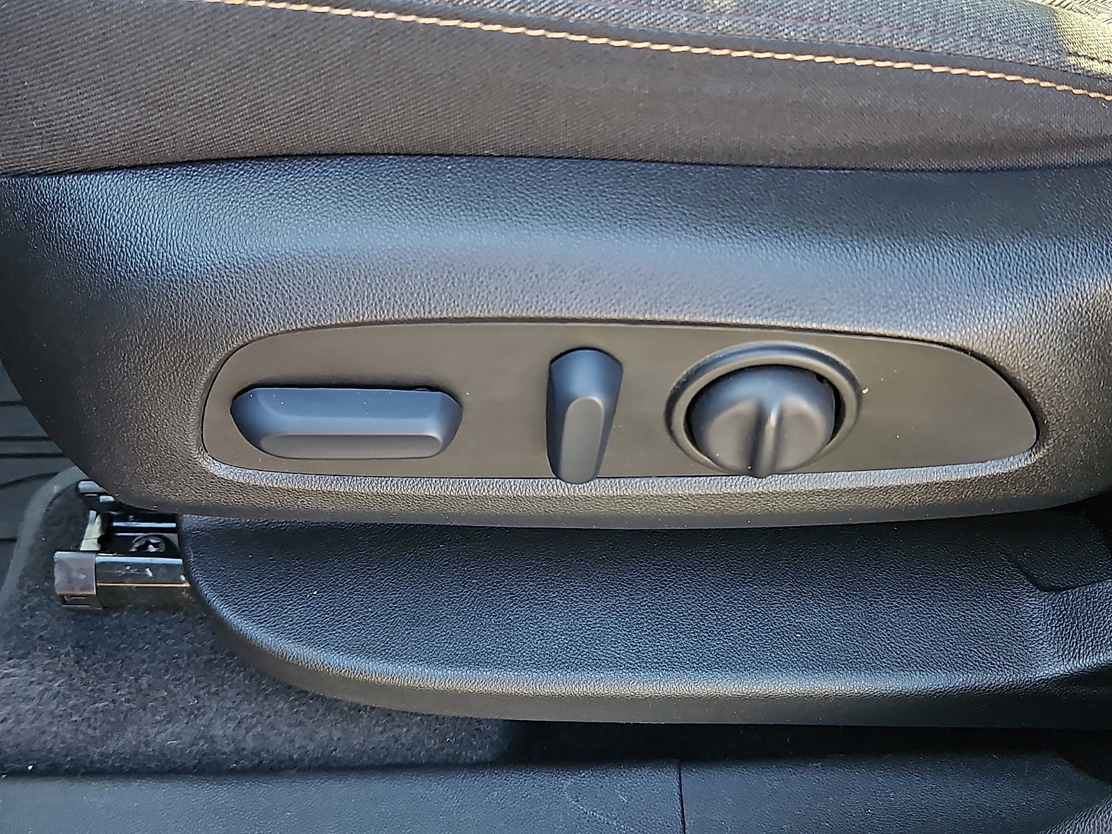 Used 2023 Chevrolet Equinox LT image 25